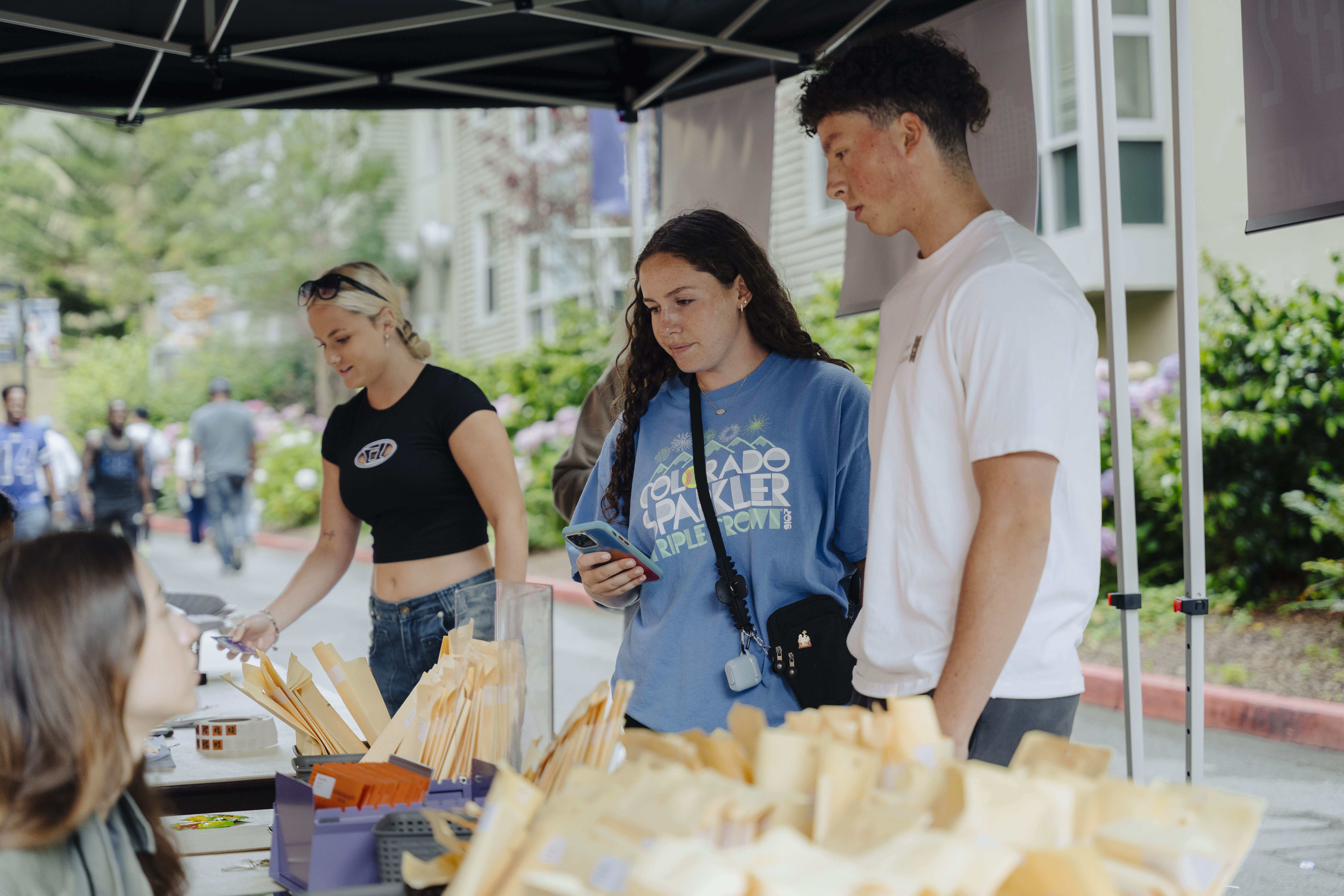 Students checking in on move-in day
