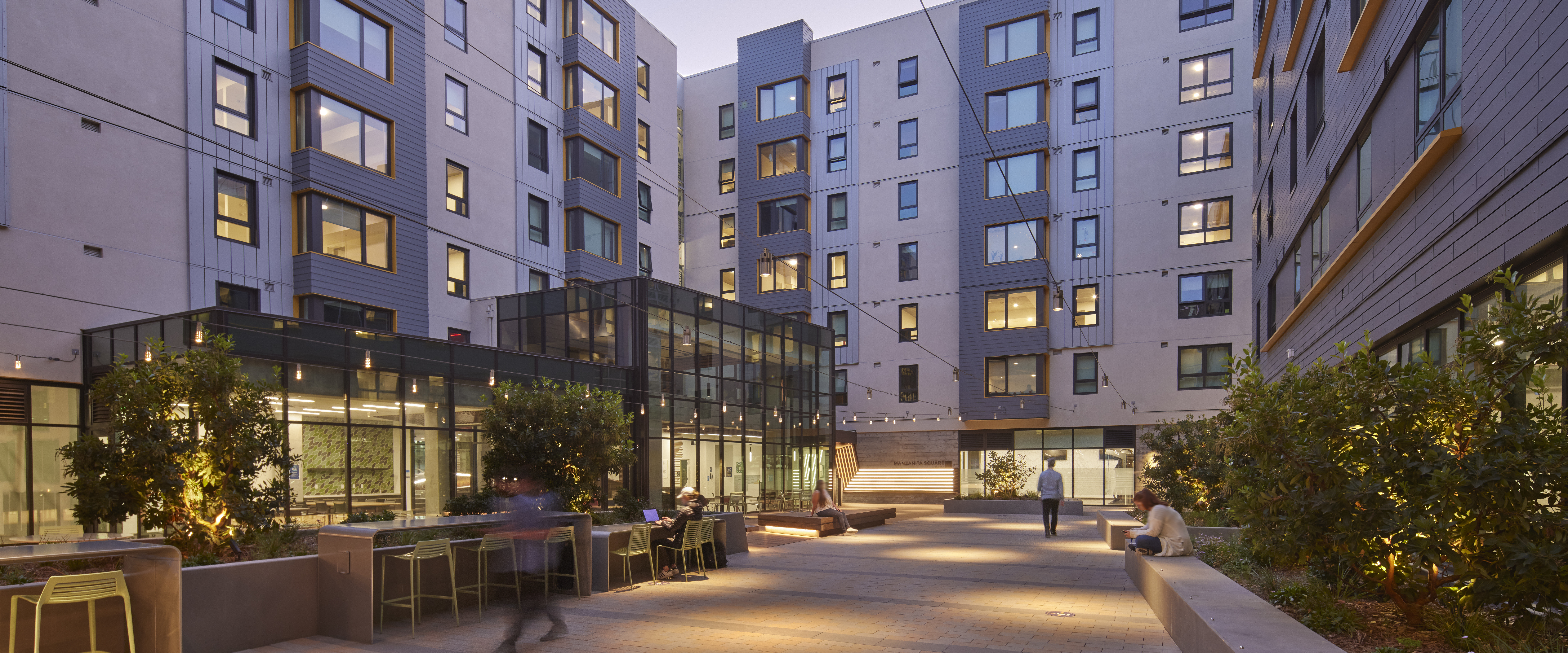 Manzanita Square Courtyard