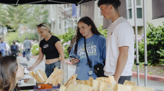 Students checking in on move-in day